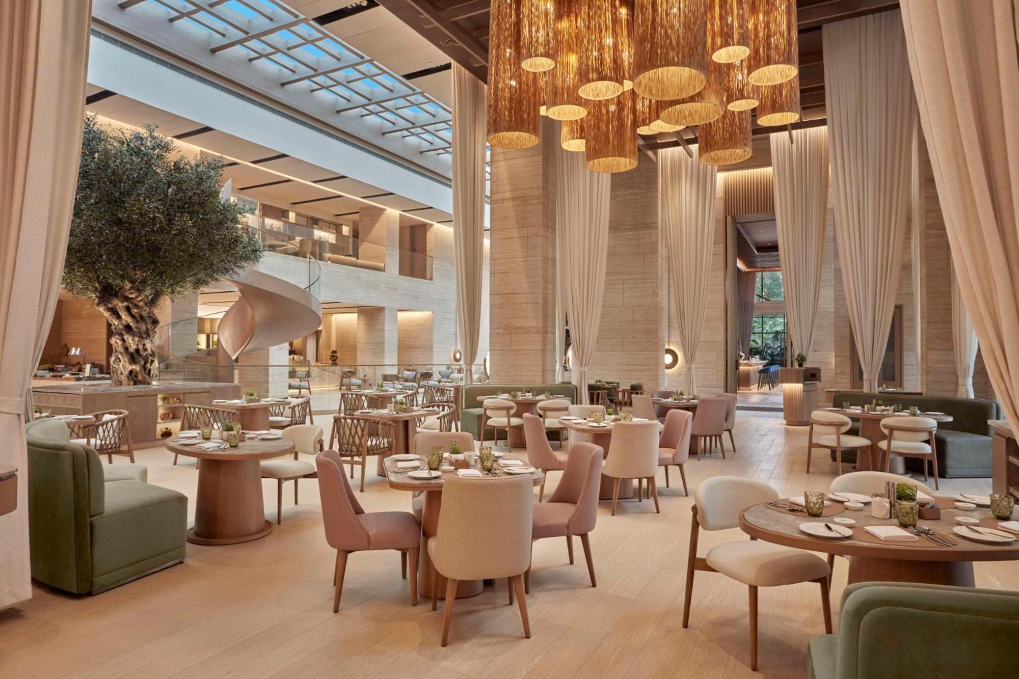 Hilton Gurugram Baani City Centre グルガウン エクステリア 写真