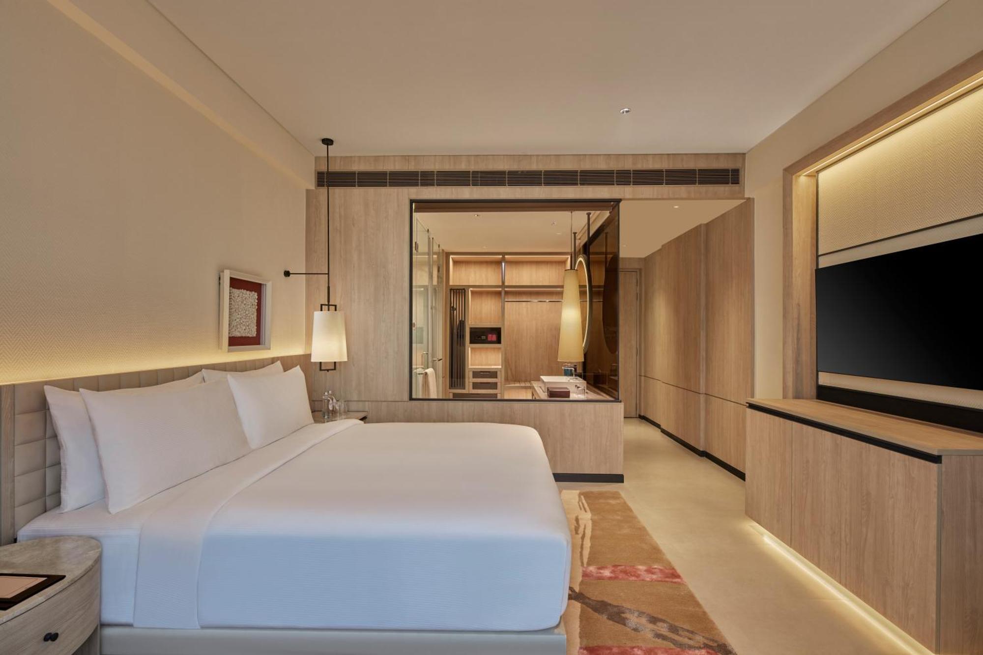Hilton Gurugram Baani City Centre グルガウン エクステリア 写真
