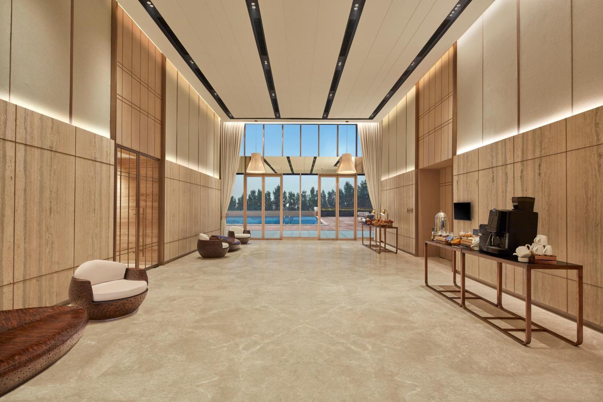 Hilton Gurugram Baani City Centre グルガウン エクステリア 写真
