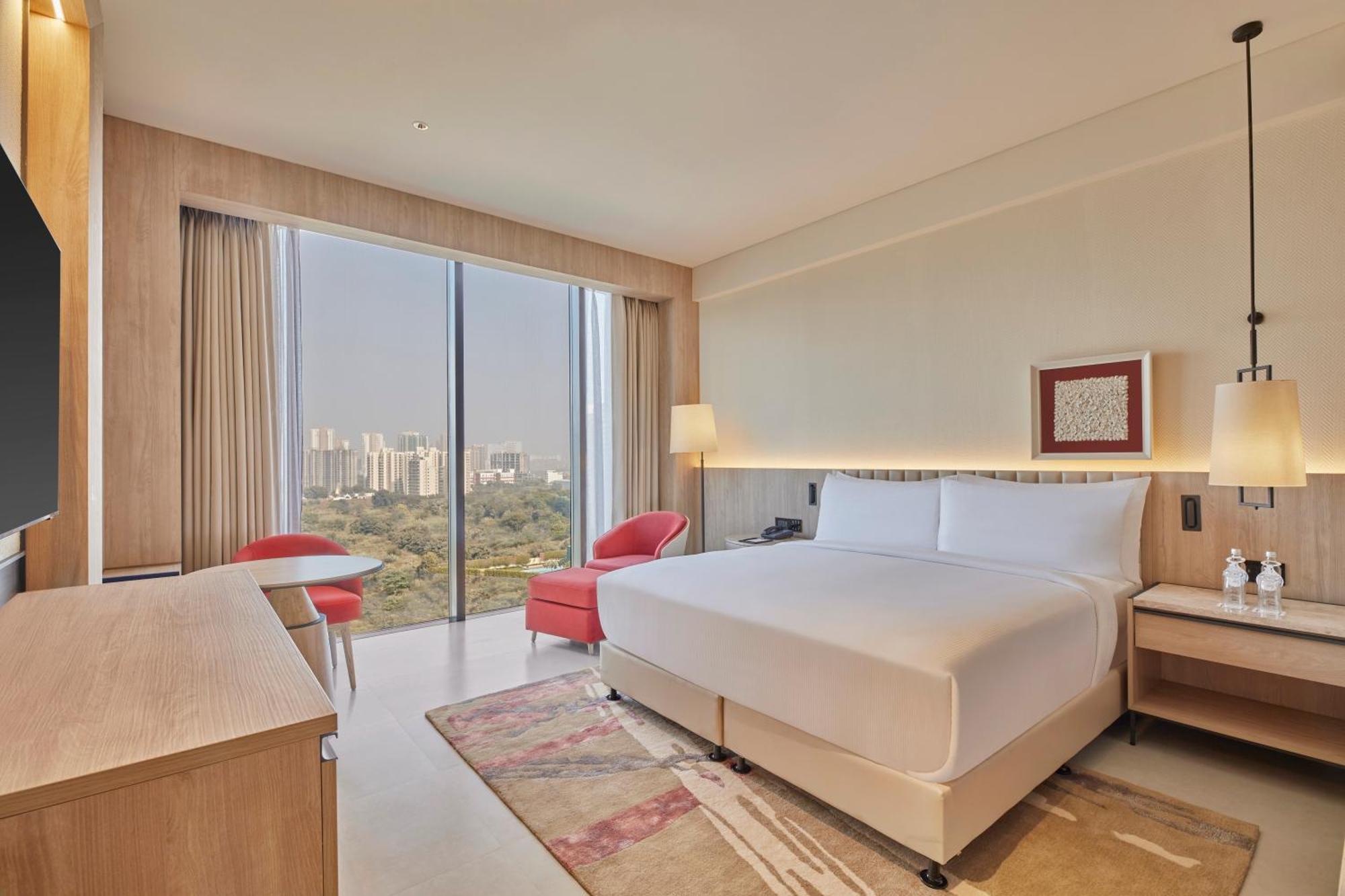 Hilton Gurugram Baani City Centre グルガウン エクステリア 写真