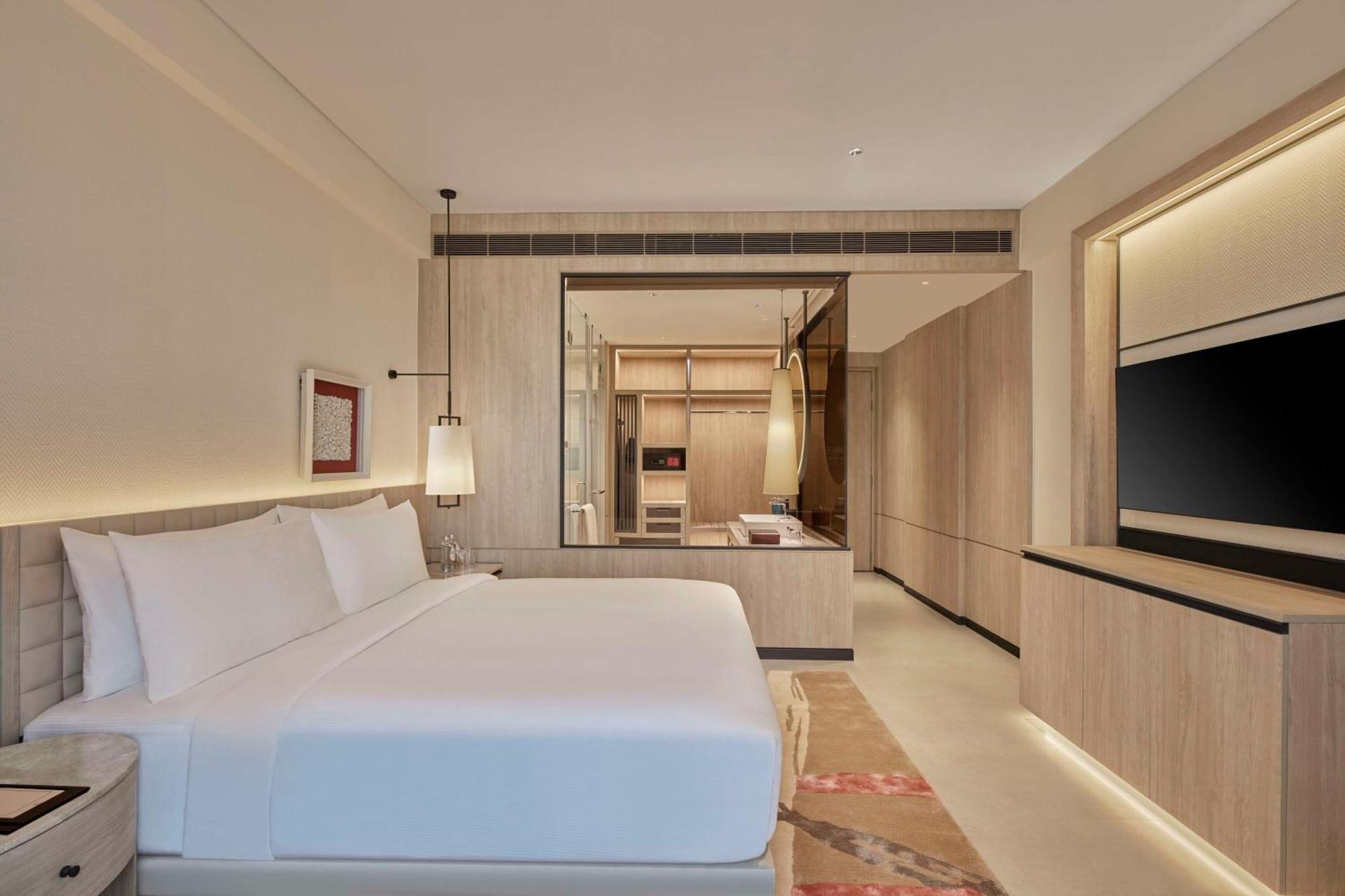 Hilton Gurugram Baani City Centre グルガウン エクステリア 写真