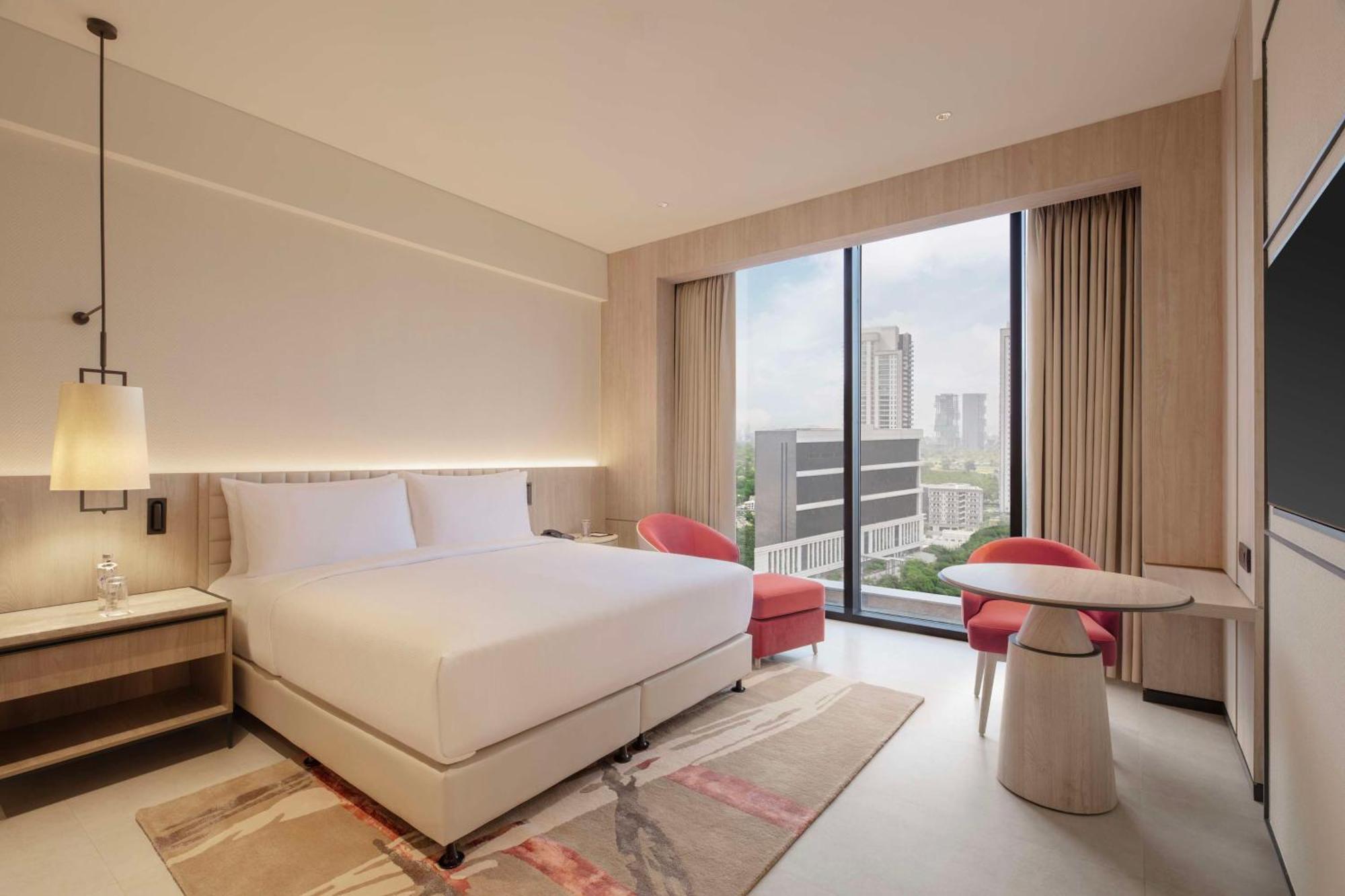Hilton Gurugram Baani City Centre グルガウン エクステリア 写真