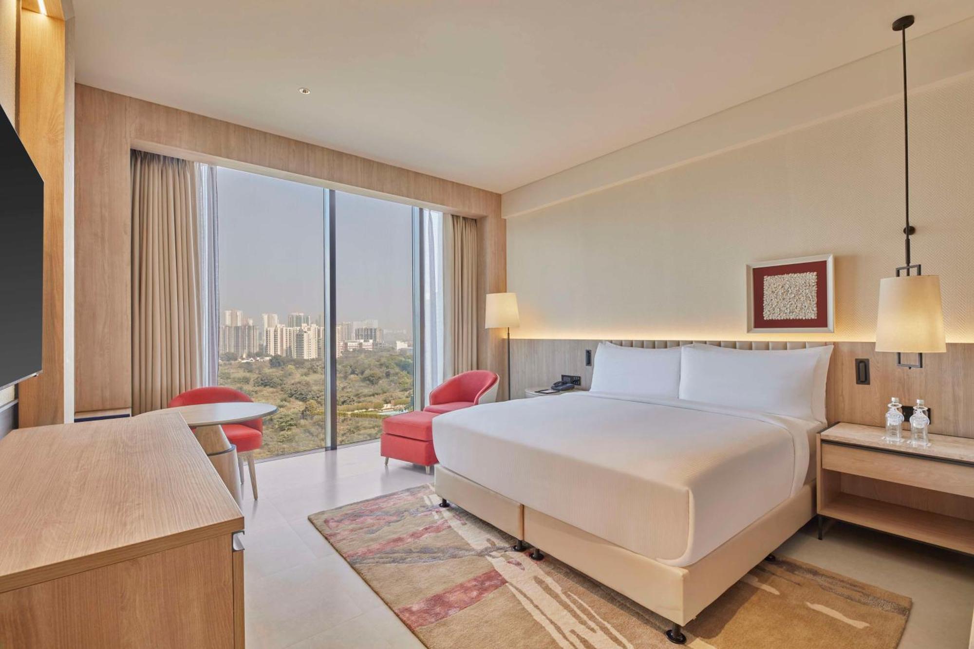 Hilton Gurugram Baani City Centre グルガウン エクステリア 写真